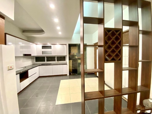 Bán nhà 6 tầng mặt tiền 5,2m tại Đường Lâm Hạ, Phường Bồ Đề, Long Biên, Hà Nội